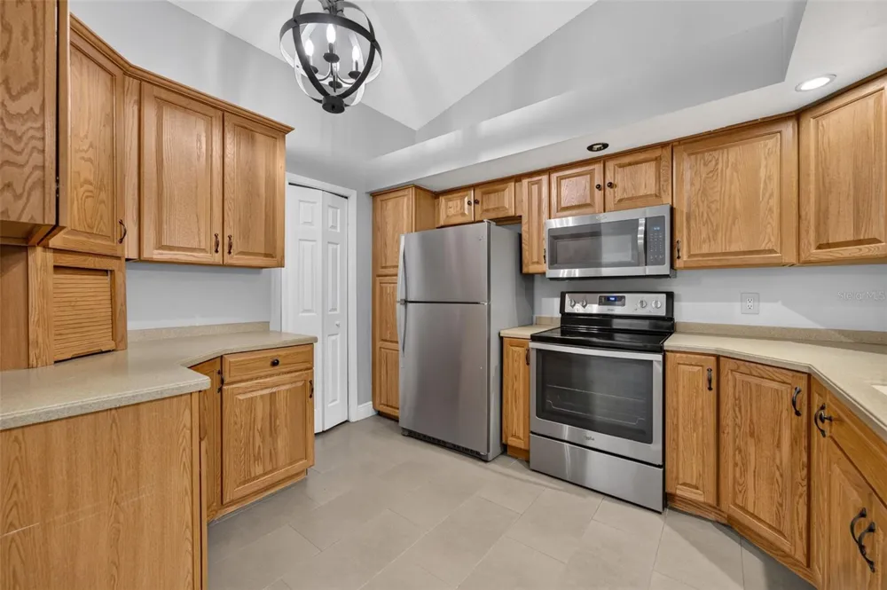 1022 WARD CIRCLE Oviedo, FL 32765