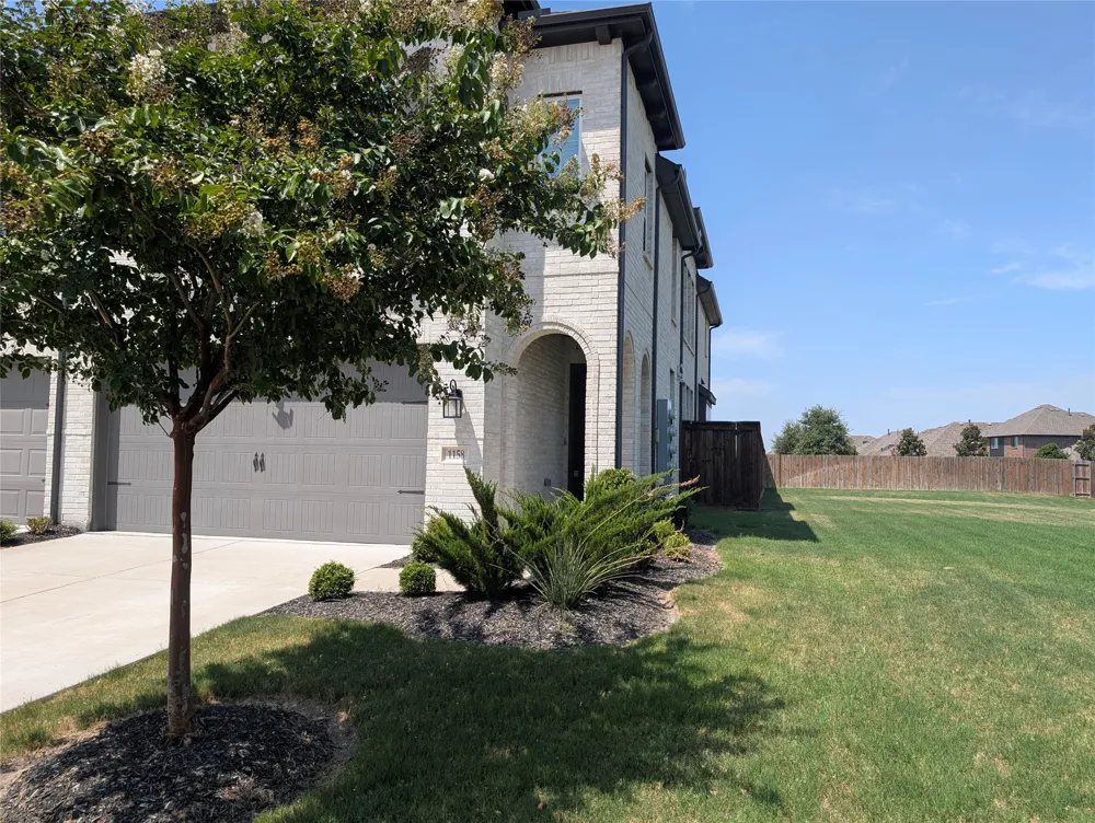 1158 Queensdown Way Forney, TX 75126