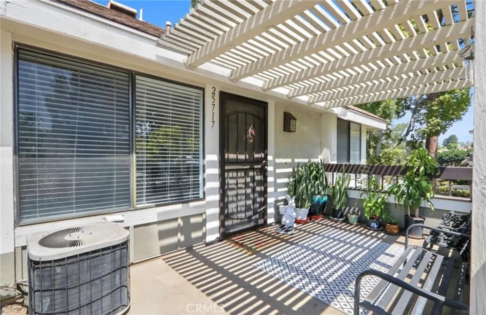 25717 Sycamore Pointe Lake Forest, CA 92630
