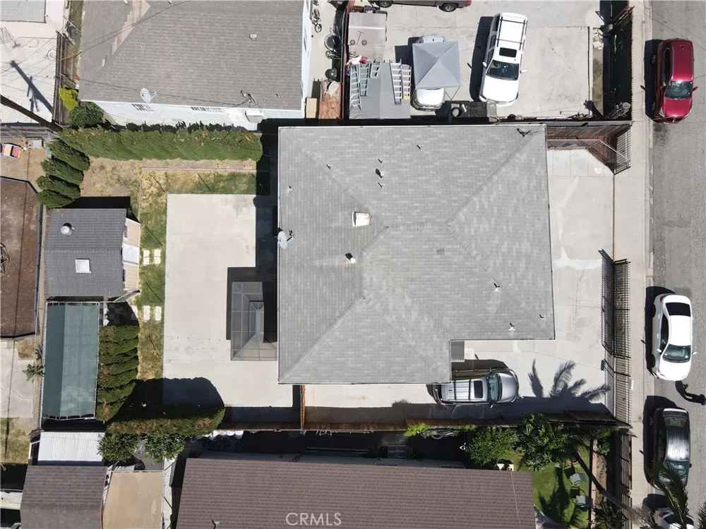 811 W Poplar Street Compton, CA 90220