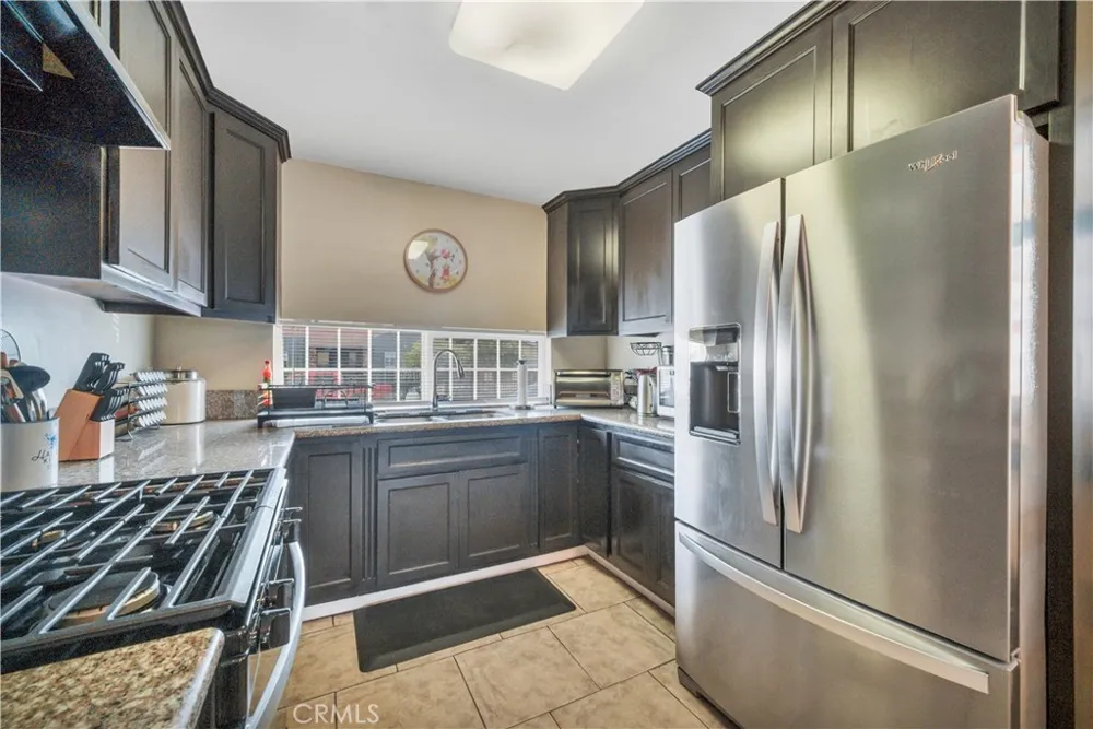 811 W Poplar Street Compton, CA 90220