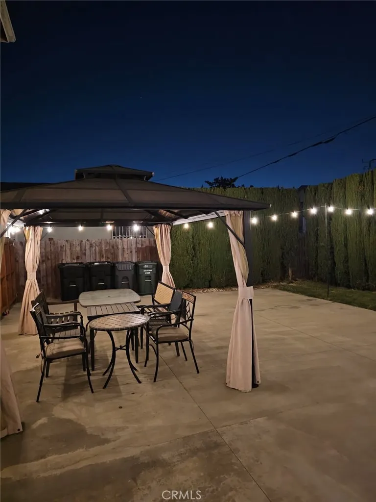 811 W Poplar Street Compton, CA 90220