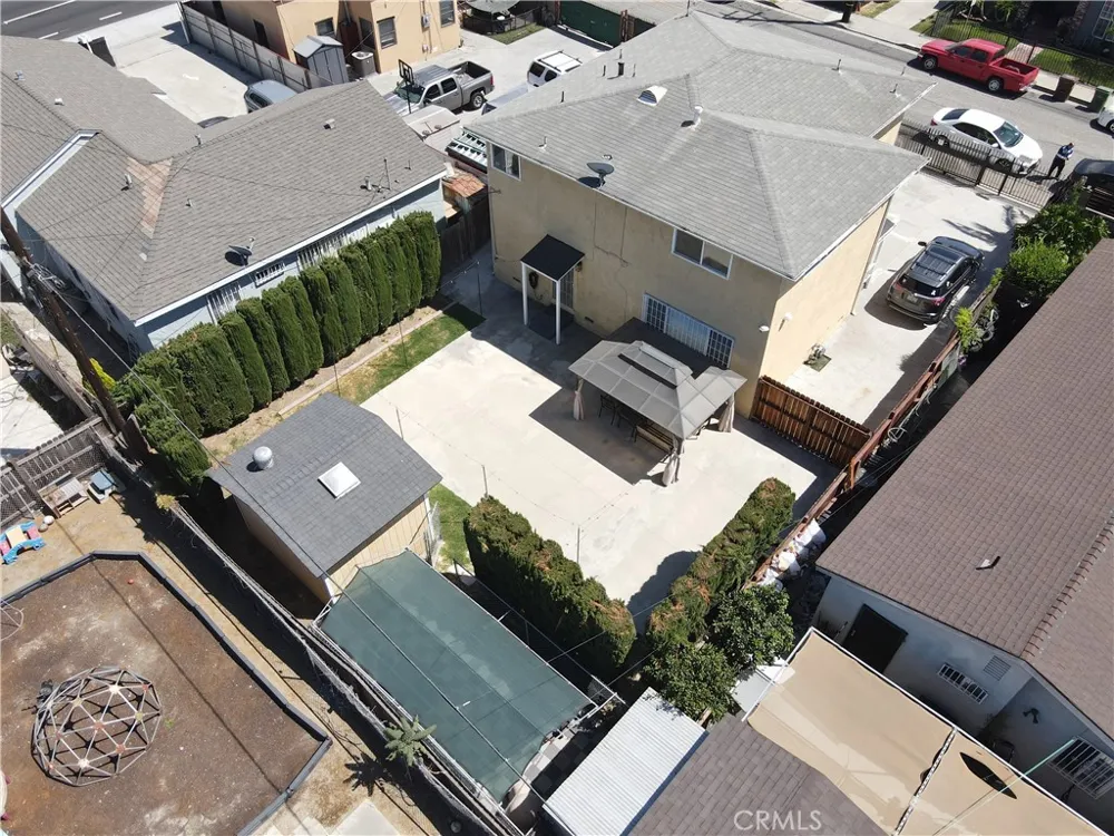 811 W Poplar Street Compton, CA 90220