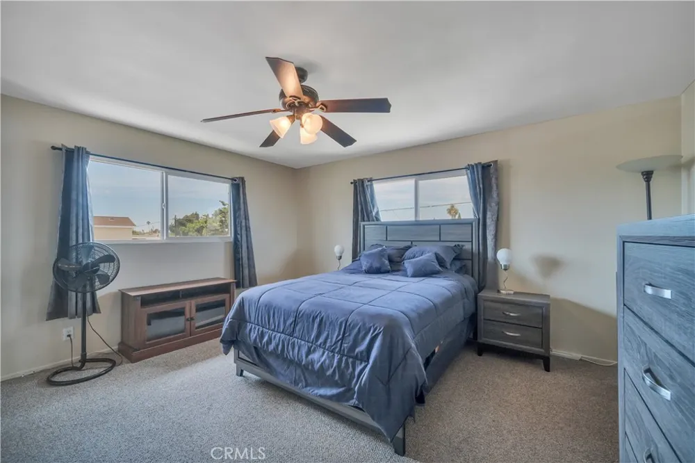 811 W Poplar Street Compton, CA 90220
