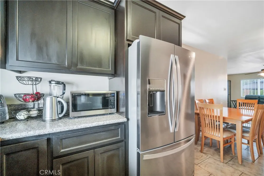 811 W Poplar Street Compton, CA 90220