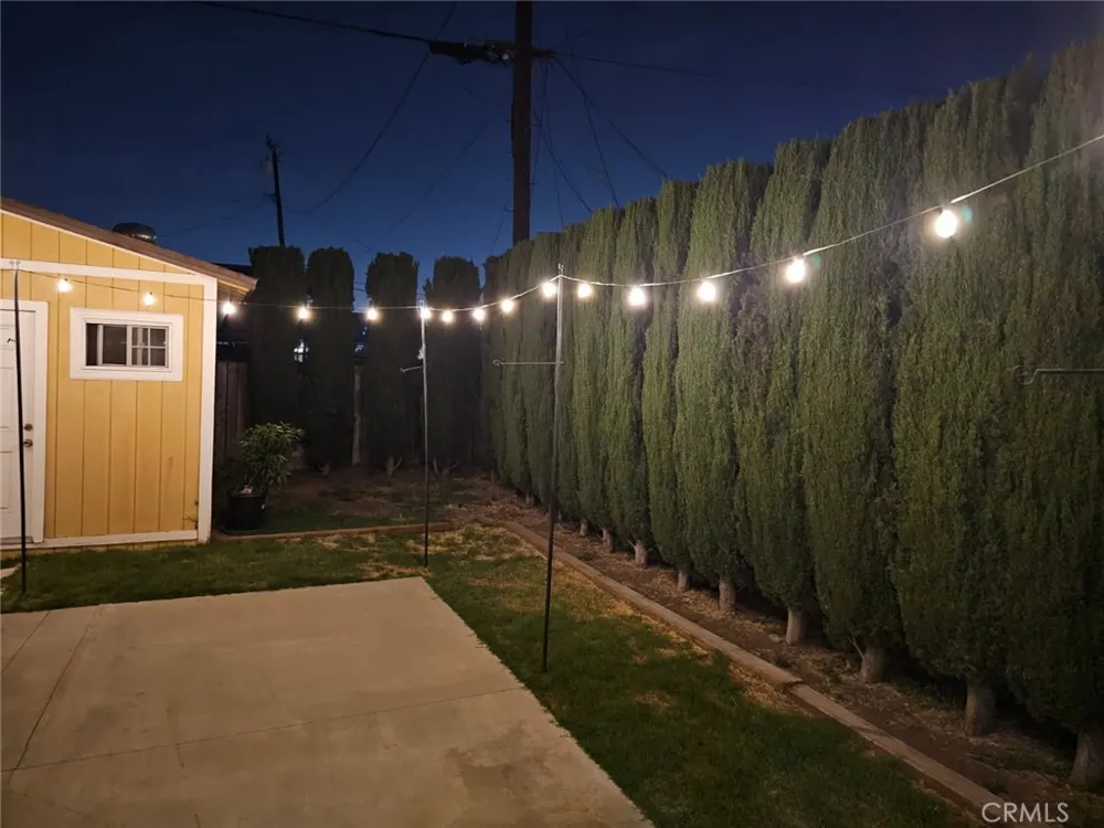 811 W Poplar Street Compton, CA 90220
