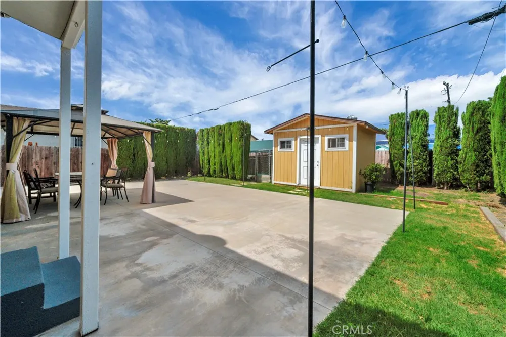 811 W Poplar Street Compton, CA 90220