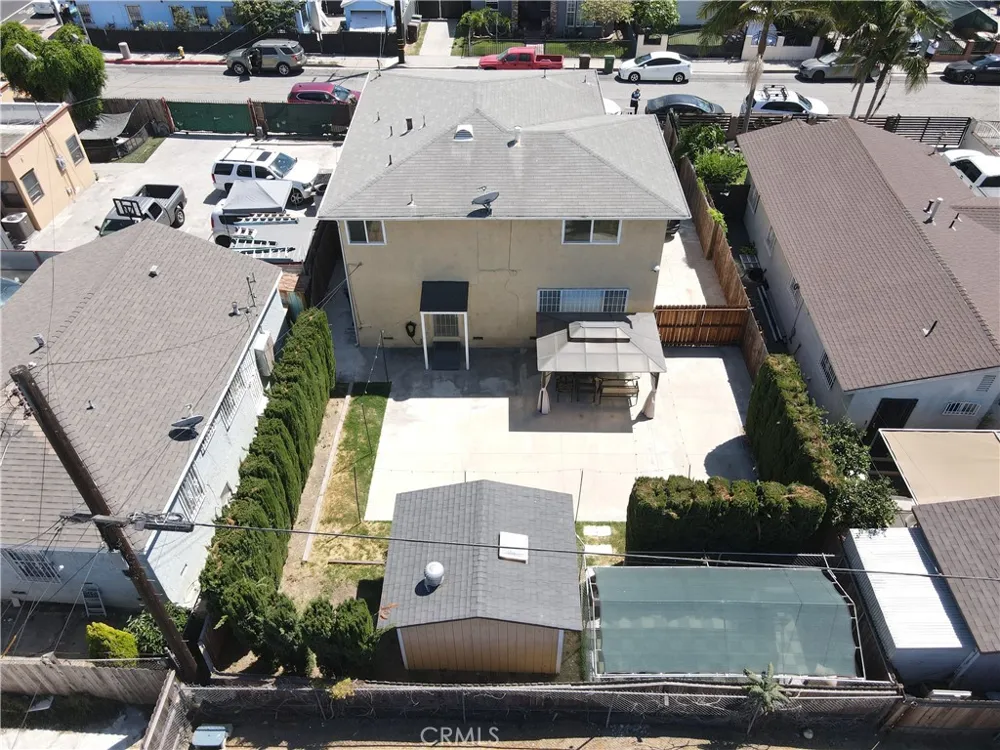 811 W Poplar Street Compton, CA 90220
