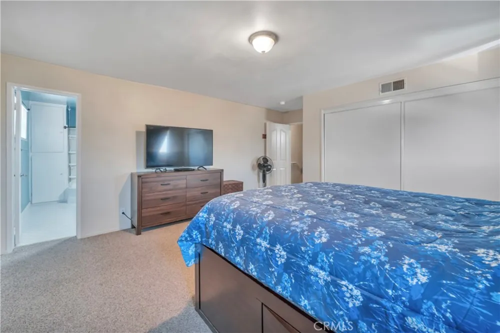 811 W Poplar Street Compton, CA 90220