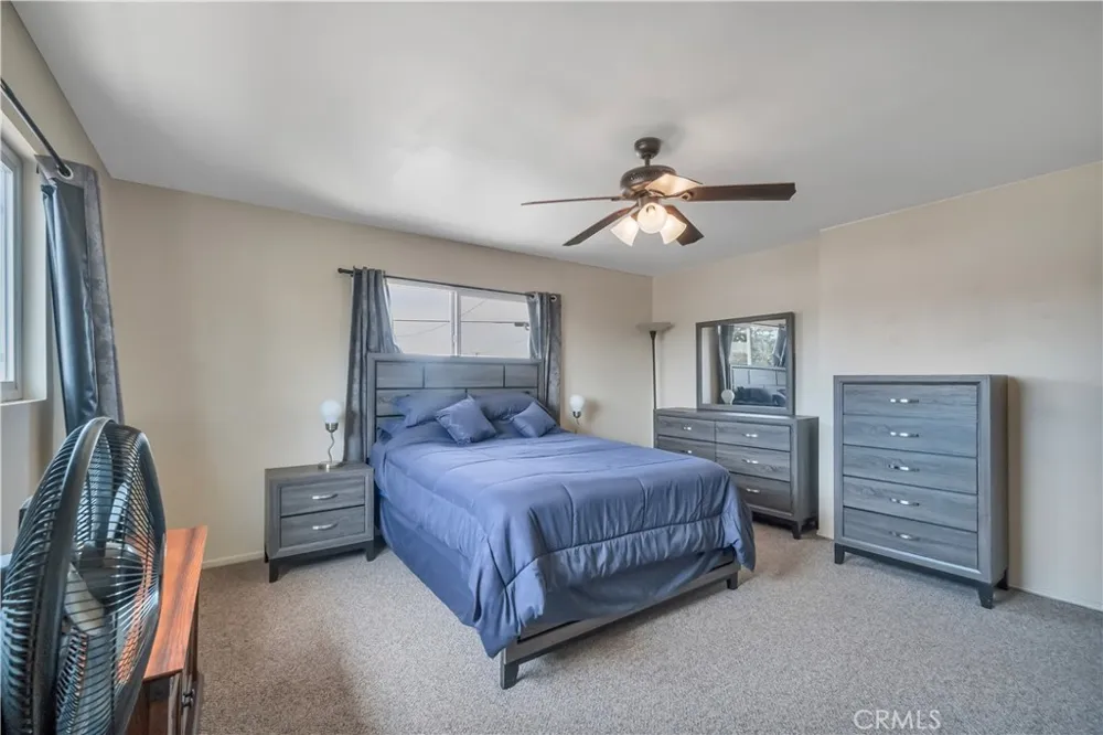 811 W Poplar Street Compton, CA 90220