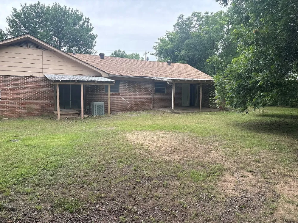 350 S West Street Konawa, OK 74849