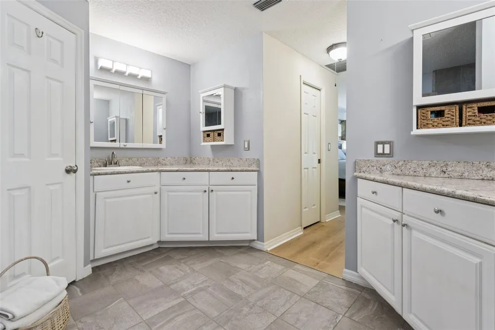 33440 LAKE BEND CIRCLE Leesburg, FL 34788