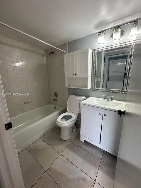 20800 NE 8th Ct #105-17 Miami, FL 33179