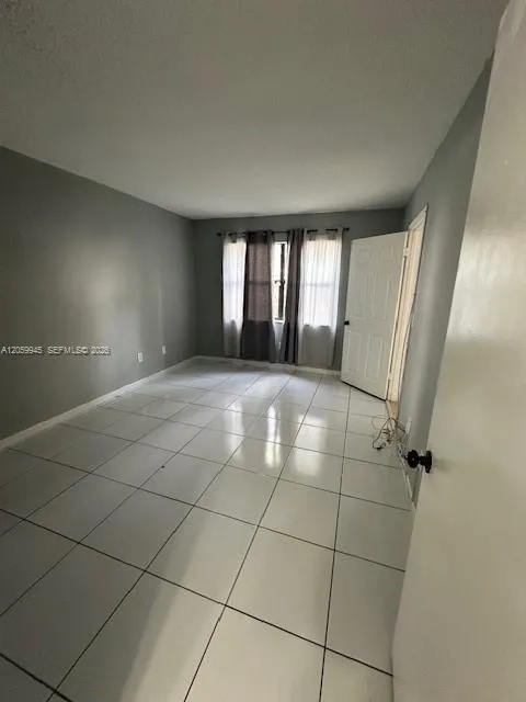 20800 NE 8th Ct #105-17 Miami, FL 33179