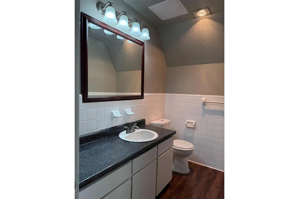 3001 Jane Lane #102 Haltom City, TX 76117