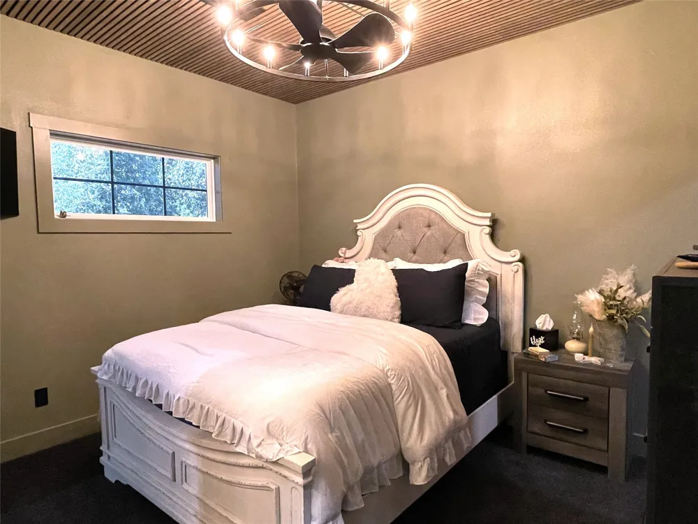 201 Man-O-War Groesbeck, TX 76642