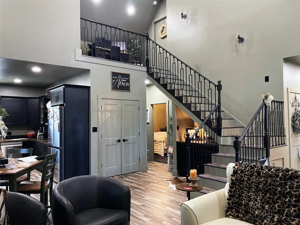 201 Man-O-War Groesbeck, TX 76642