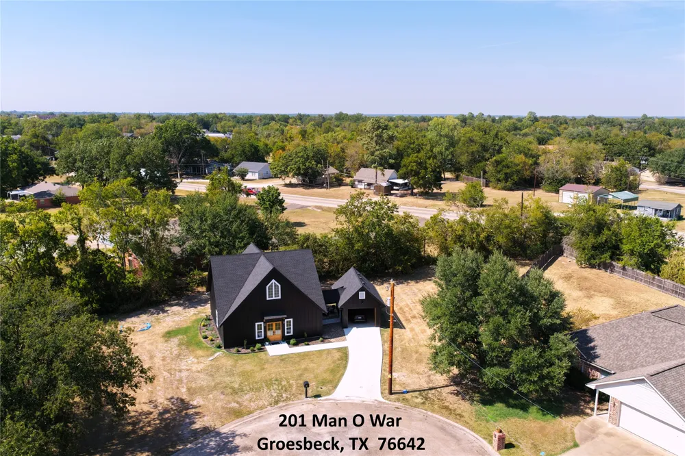 201 Man-O-War Groesbeck, TX 76642