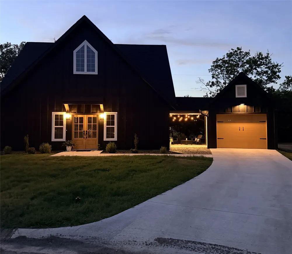 201 Man-O-War Groesbeck, TX 76642