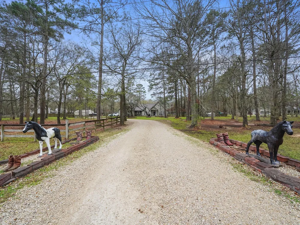 28710 Misty Oaks Drive Huffman, TX 77336
