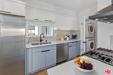 1724 Menlo Avenue #A