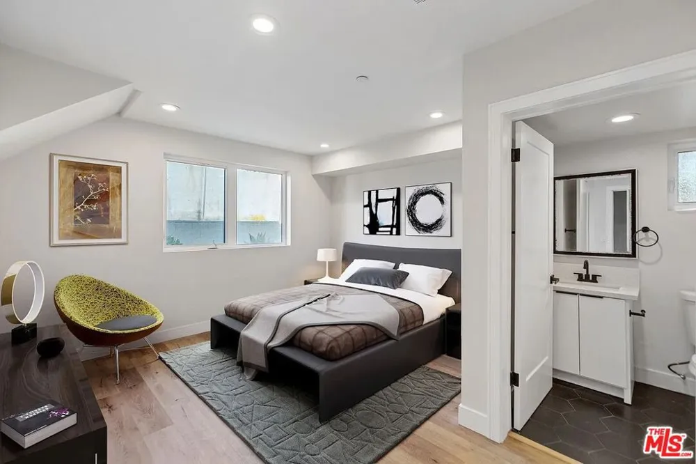 1724 Menlo Avenue #A Los Angeles, CA 90006