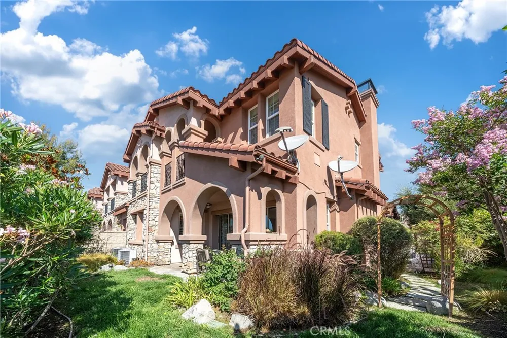 17842 Via Roma Yorba Linda, CA 92886