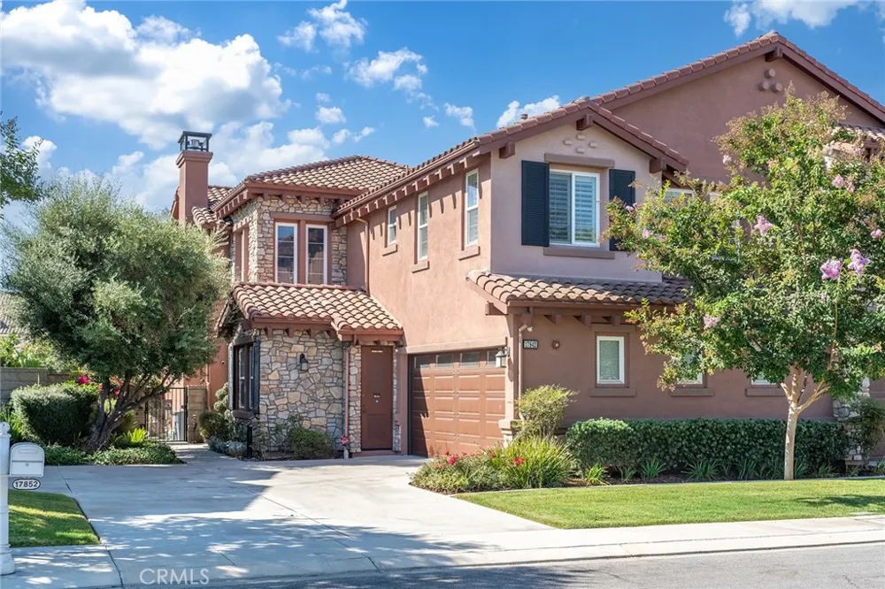 17842 Via Roma Yorba Linda, CA 92886