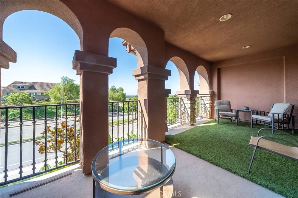 17842 Via Roma Yorba Linda, CA 92886