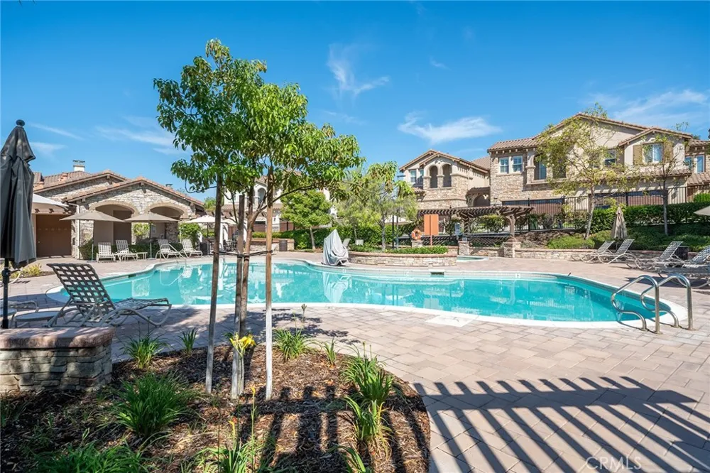 17842 Via Roma Yorba Linda, CA 92886