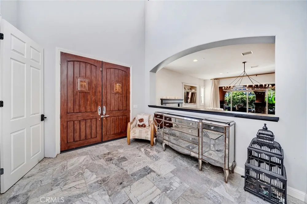 17842 Via Roma Yorba Linda, CA 92886