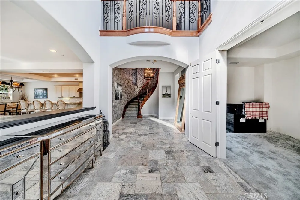 17842 Via Roma Yorba Linda, CA 92886