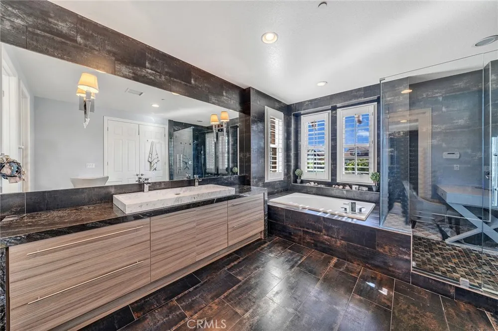 17842 Via Roma Yorba Linda, CA 92886