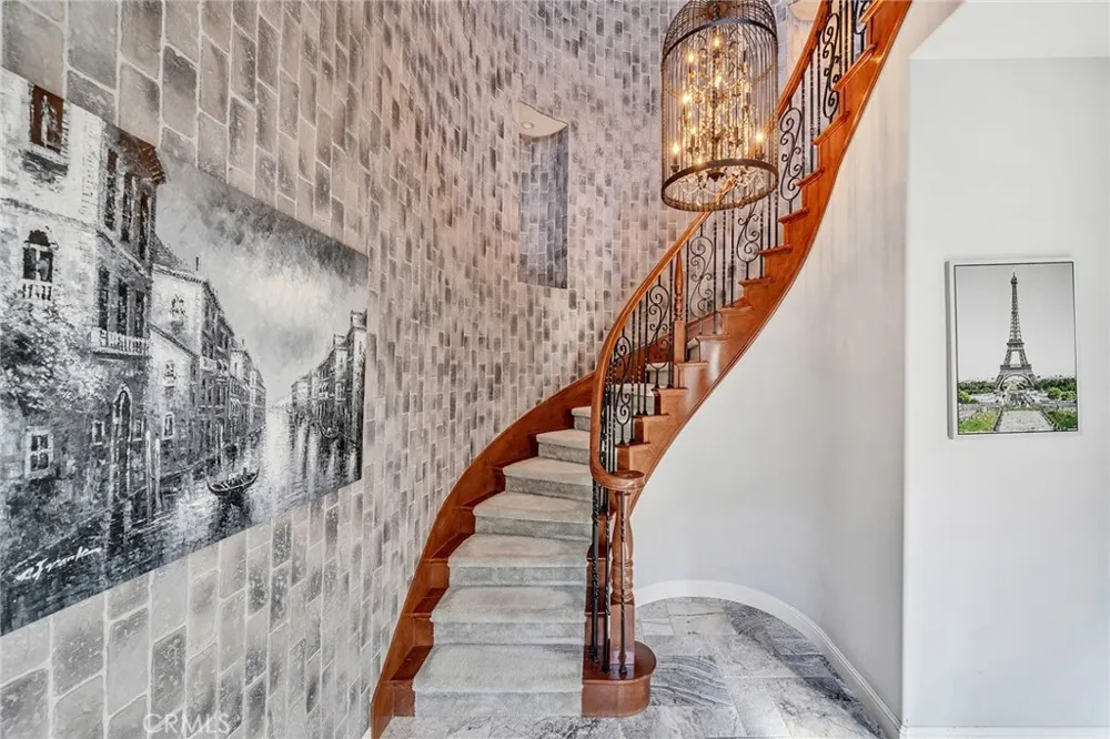 17842 Via Roma Yorba Linda, CA 92886