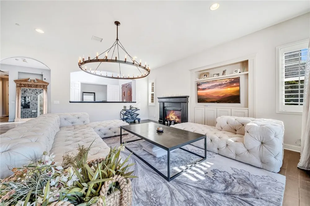 17842 Via Roma Yorba Linda, CA 92886
