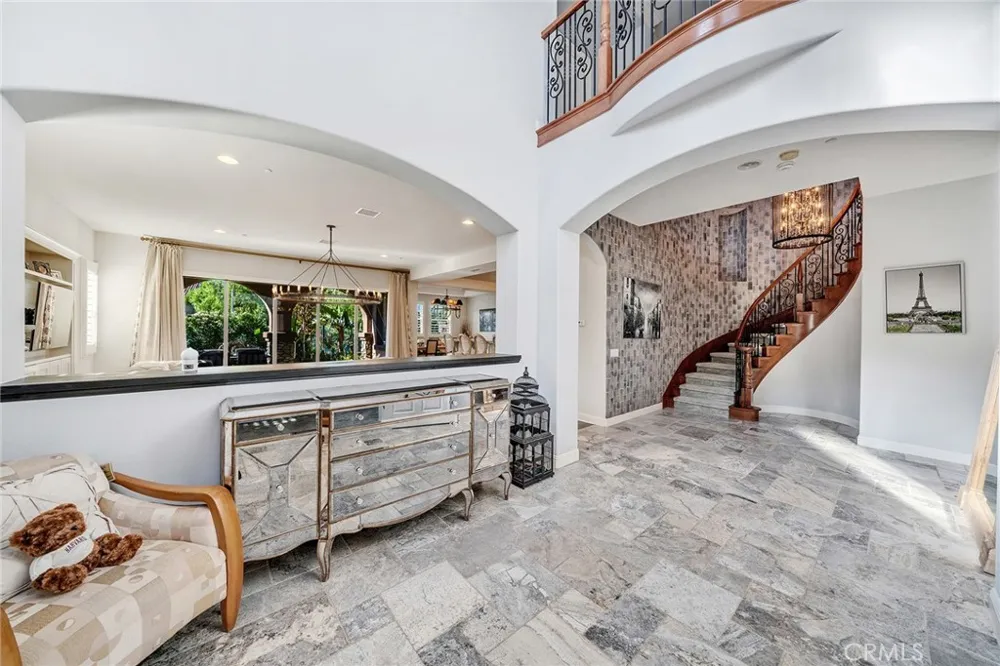17842 Via Roma Yorba Linda, CA 92886