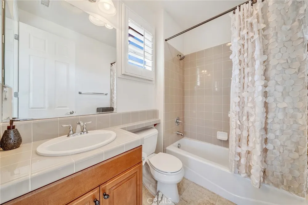 17842 Via Roma Yorba Linda, CA 92886
