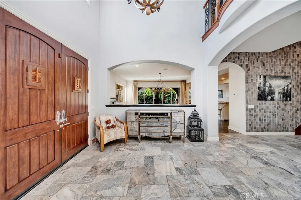 17842 Via Roma Yorba Linda, CA 92886