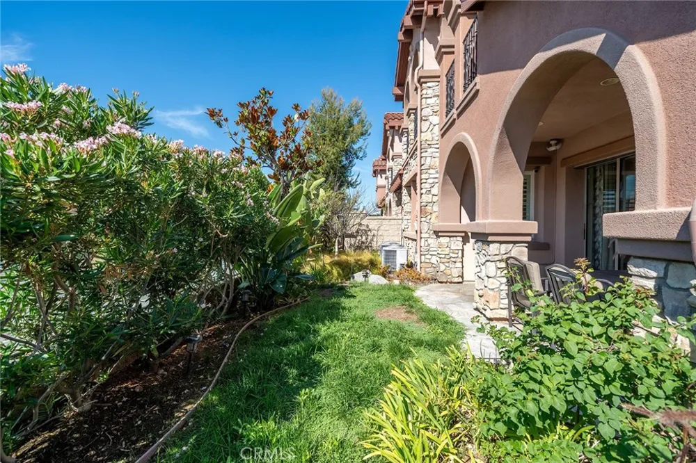 17842 Via Roma Yorba Linda, CA 92886
