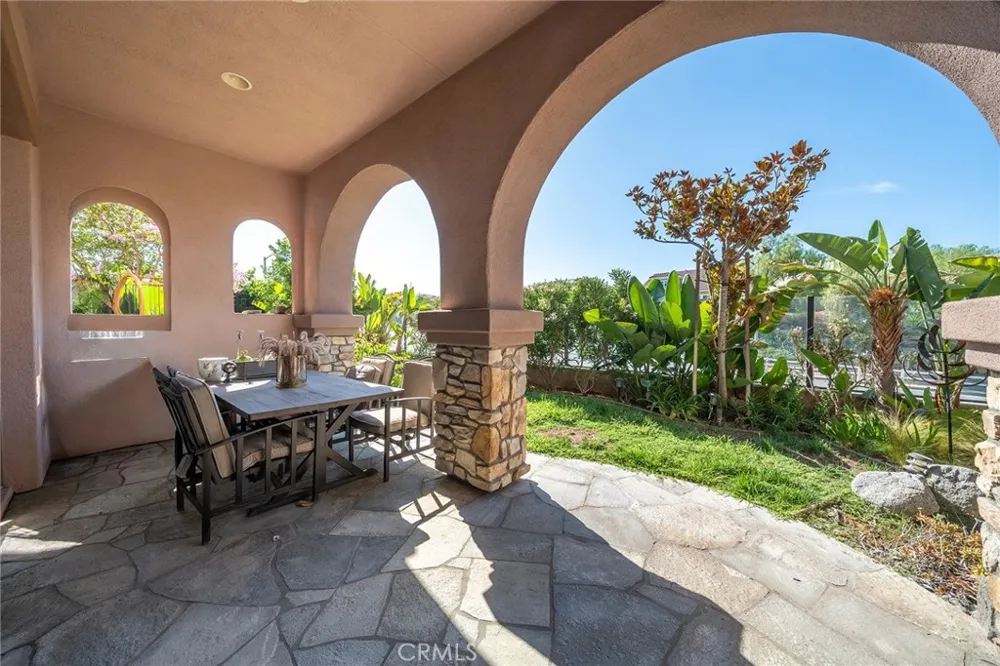 17842 Via Roma Yorba Linda, CA 92886
