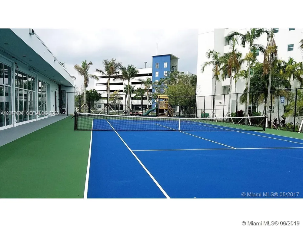15051 Royal Oaks Ln #804 North Miami, FL 33181