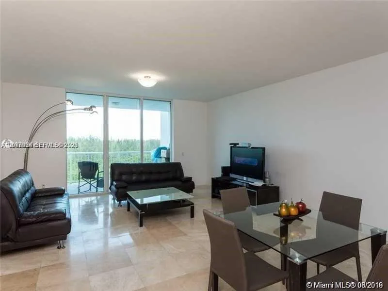 15051 Royal Oaks Ln #804 North Miami, FL 33181
