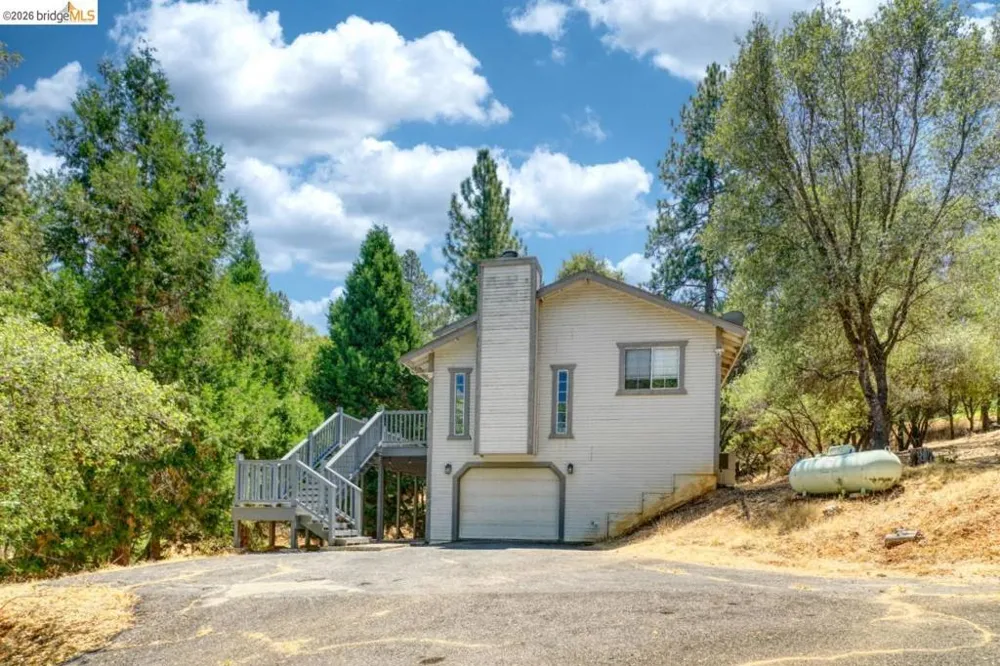 12950 DeFarrari Court Groveland, CA 95321