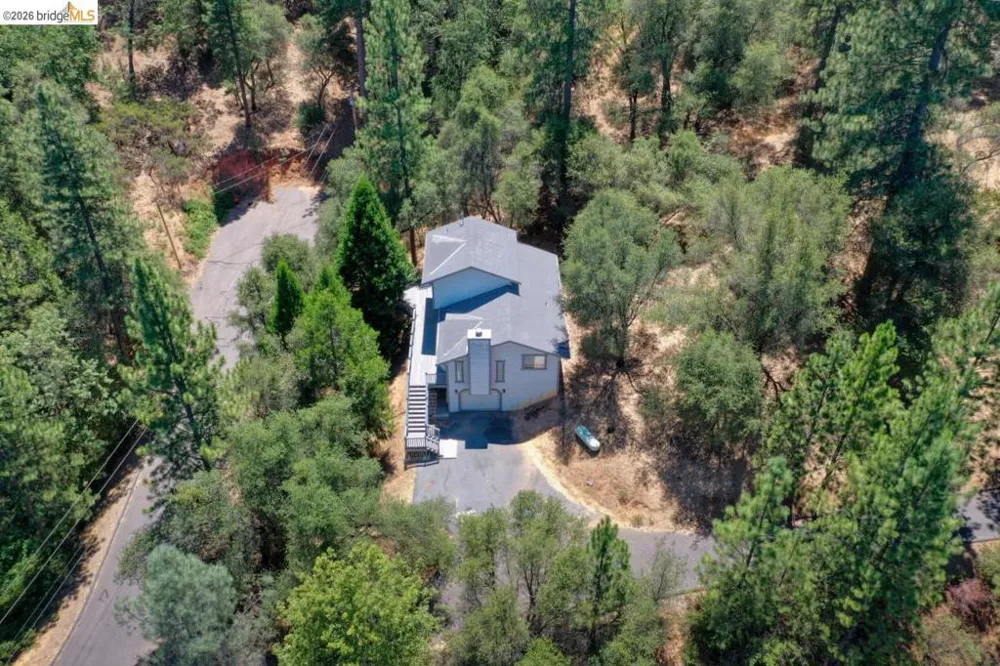 12950 DeFarrari Court Groveland, CA 95321