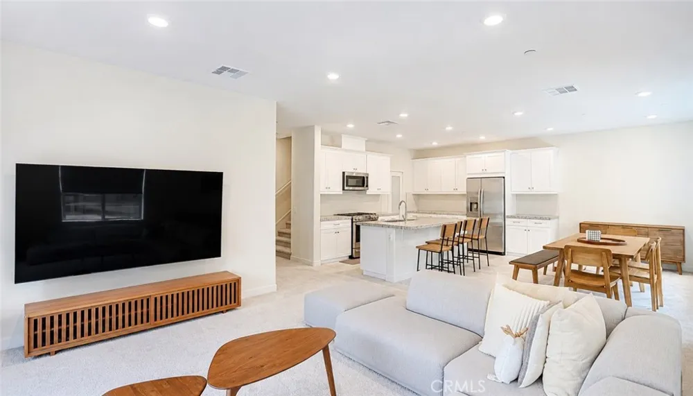 244 Siena Lake Forest, CA 92630