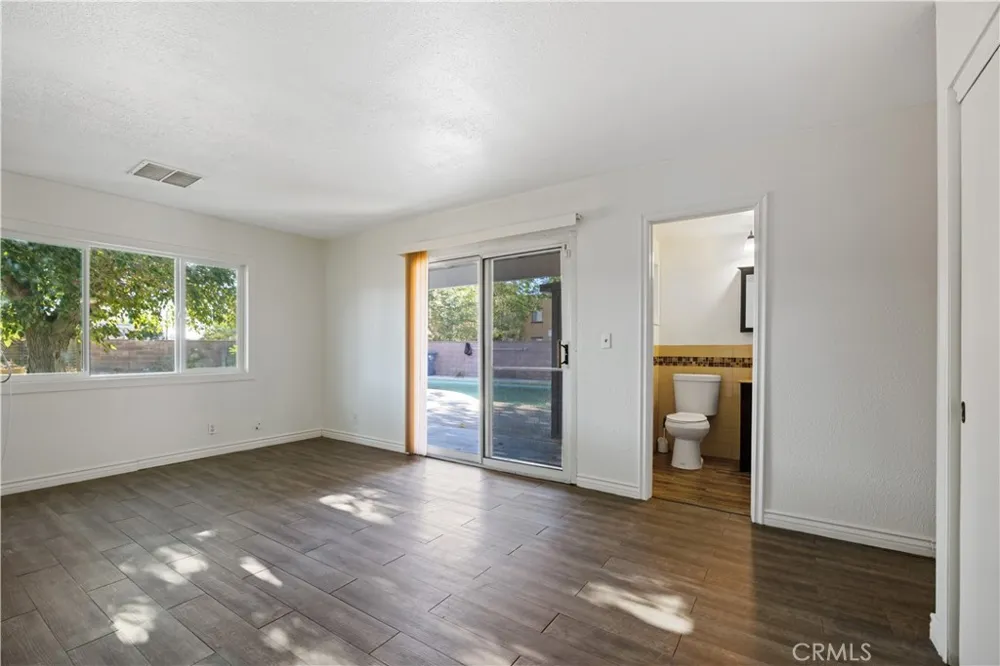 1058 E Avenue R2 Palmdale, CA 93550