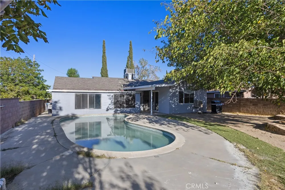 1058 E Avenue R2 Palmdale, CA 93550