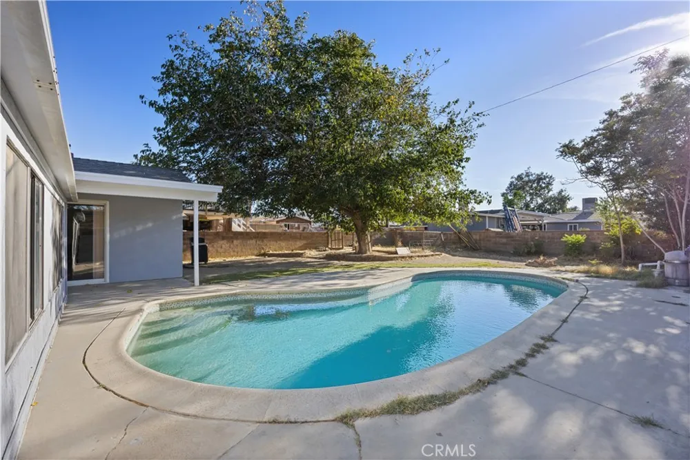 1058 E Avenue R2 Palmdale, CA 93550