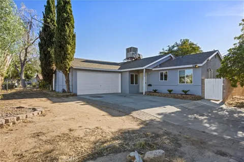 1058 E Avenue R2