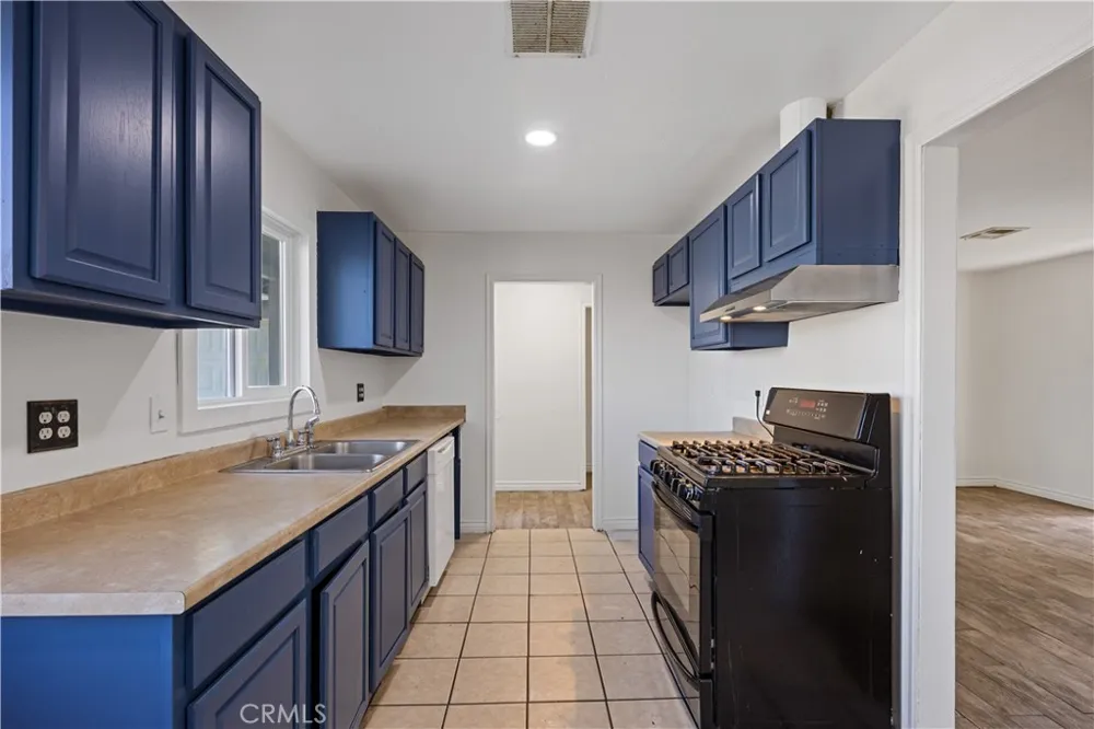 1058 E Avenue R2 Palmdale, CA 93550